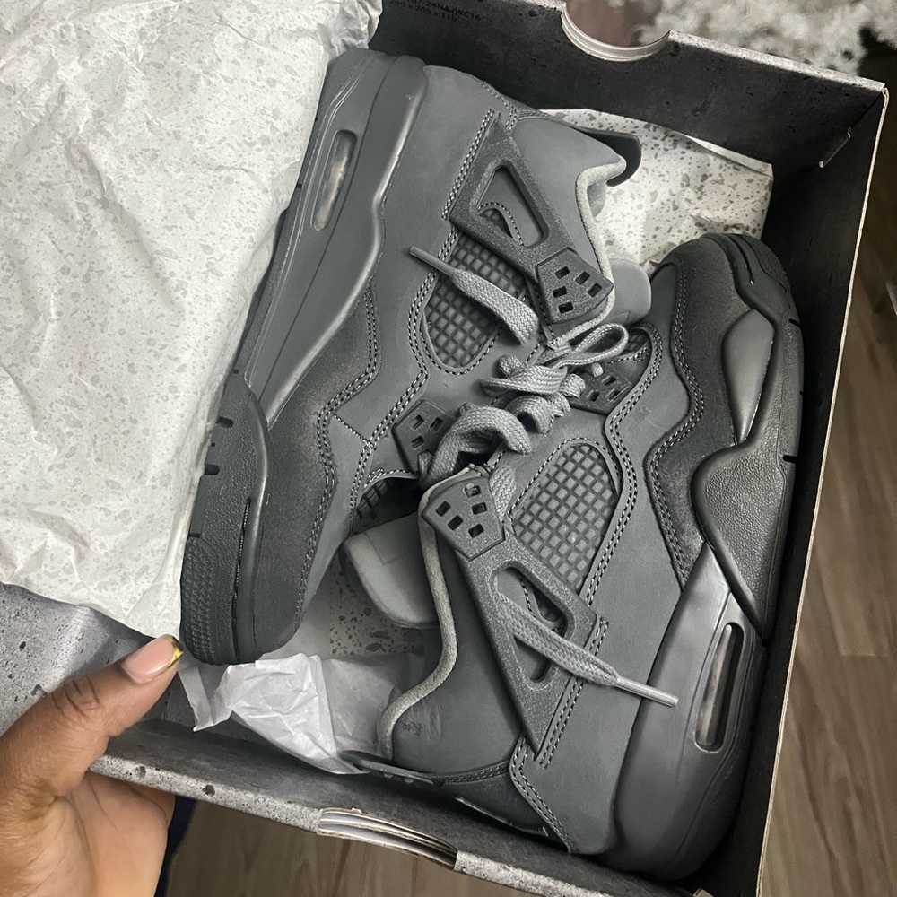 Grey retro 4s